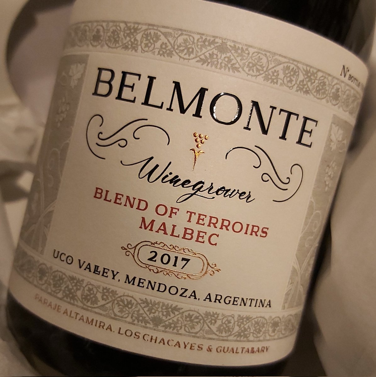 VinotecaMRWines's tweet photo. El syrah de #Traslasierra de #achala y el malbec blend de terroir de #MarceloBelmonte dos vinos que no vas a encontrar fácilmente y que además te recomiendan los cueve! https://t.co/RlpXyE5B6Z
