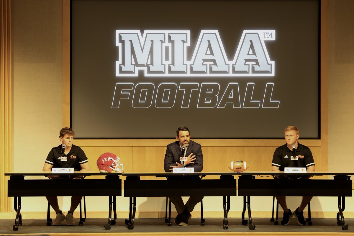 PittStGorillas's tweet photo. MIAA Football Media Day.

Gorillas represented today by head coach Tom Anthony, QB Chad Dodson Jr. and LB Jack Barkley 🦍🏈 https://t.co/6YlFMmooEJ