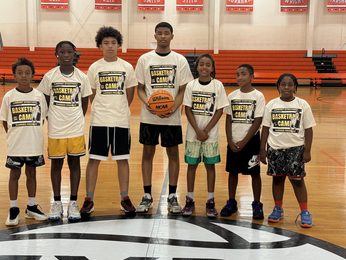 Strut42's tweet image. Didn’t get a chance to take a photo of the group from week 3 but here are a few kids that were here today with their shirt. Week 4 is underway and kids are showing improvement! #loveyourjob #tufftees