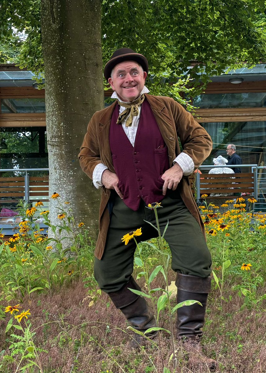 Co ni off ‘to de…noson agoriadol arall a ma’ Elias Spinks yn barod amdani👍🏼😃

Here we go then..another opening night and Elias Spinks is ready👍🏼😃

All the toi’s….World Premiere ‘Under the Greenwood Tree’ <a href="/pcarrcomposer/">Paul Carr</a> 
<a href="/DorsetOpera/">DorsetOperaFestival</a> 
#EliasSpinks