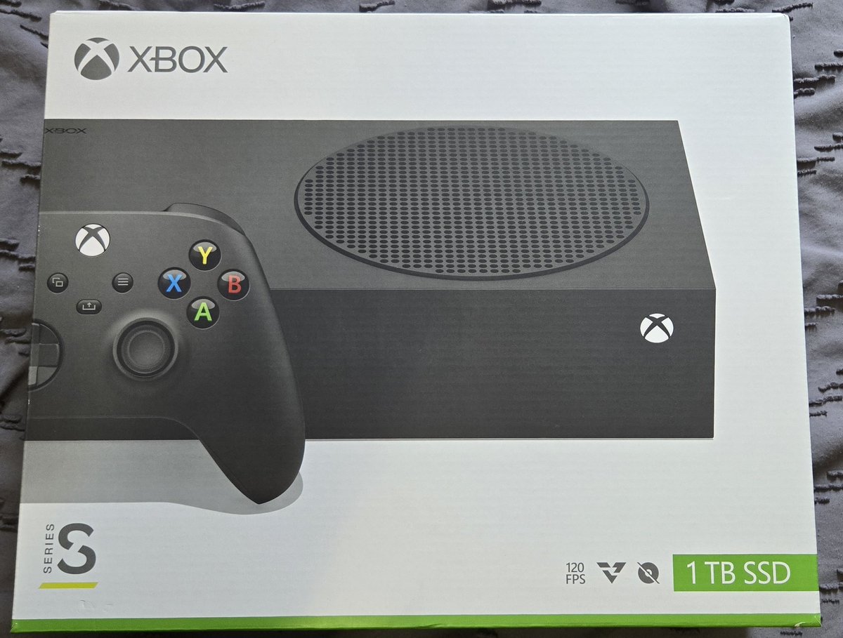 Just picked this up today!
My first new gaming console in 10 years!