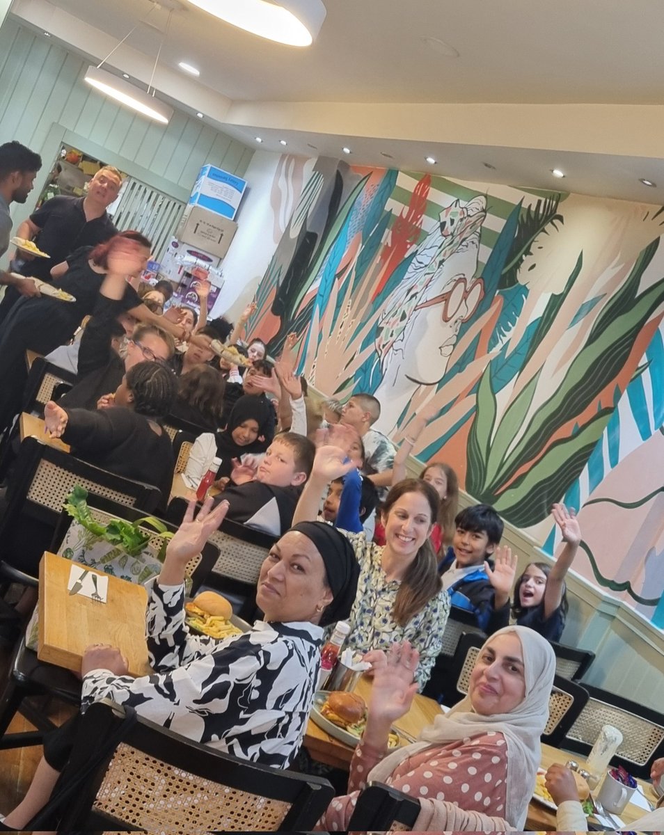 Delicious #SanMarinoCafe meal out with Year 6 and team together #Proud2beGT #Leytonstone