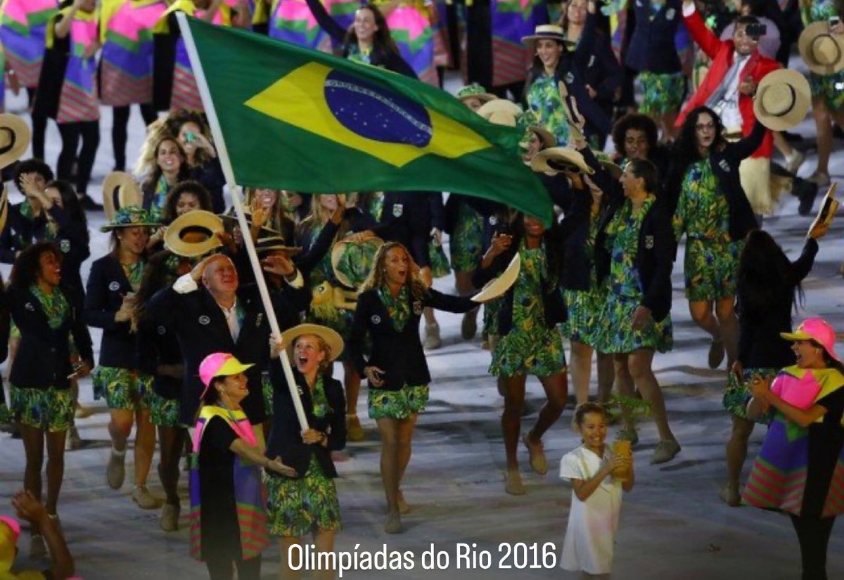 jejezaum's tweet photo. Como a gente saiu disso /// para isso https://t.co/HAr3i2mo5J