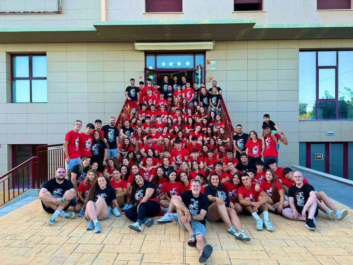 luunnaacc_'s tweet photo. la familia que se elige, siempre en mi corazón 2016-2024 ❤️‍🩹 https://t.co/zwei4bVn93