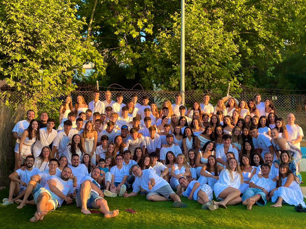 luunnaacc_'s tweet photo. la familia que se elige, siempre en mi corazón 2016-2024 ❤️‍🩹 https://t.co/zwei4bVn93