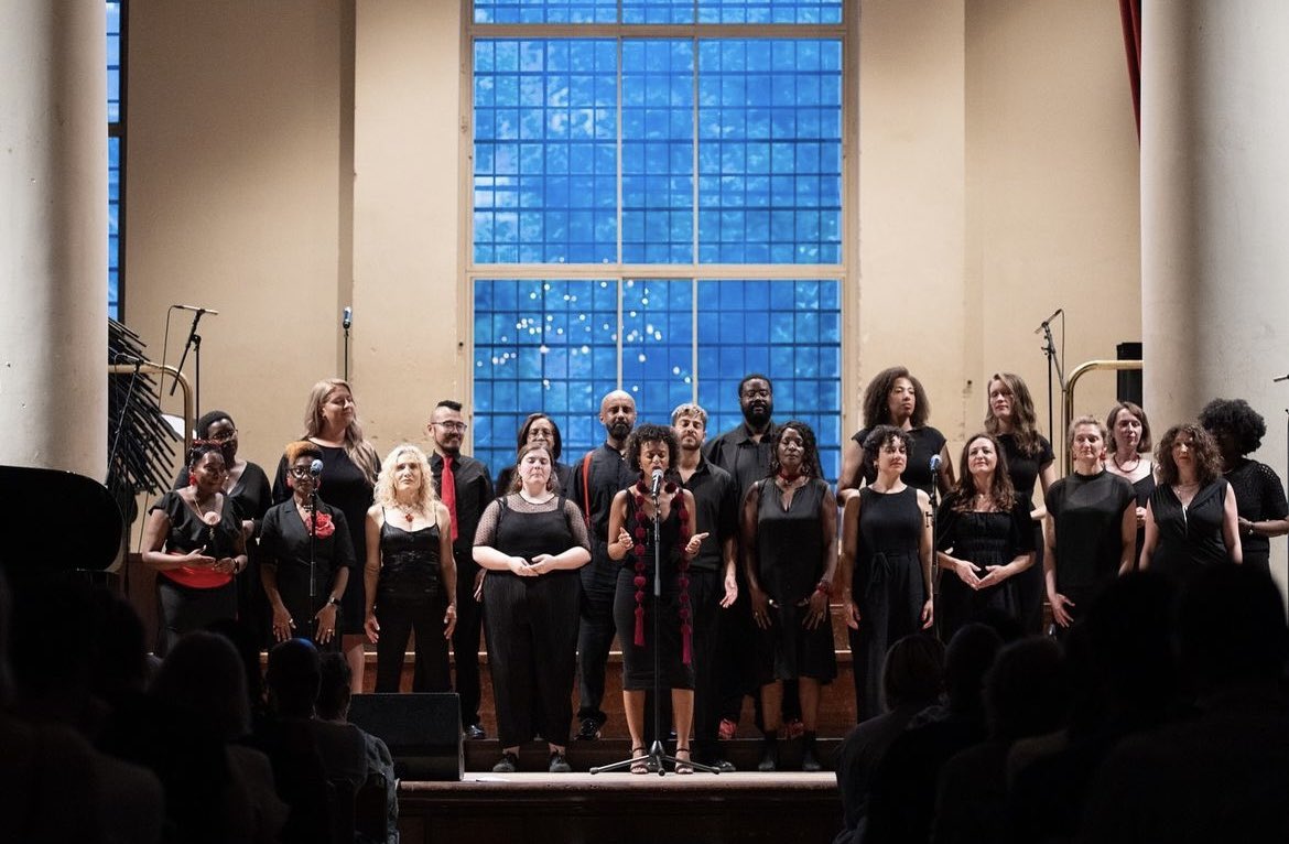 LIGChoir's tweet photo. Thank you for laughing, crying, smiling &amp; praying with us 🙏🏼This was a special one, not just because of gorgeous @SinfoniaSmithSq, our incredible band, MDs, MC, sound engineers and volunteers. The energy was indescribable - thank you so much if you bought a ticket! 
📸@DIAZAPAN https://t.co/99oBtKqQL8