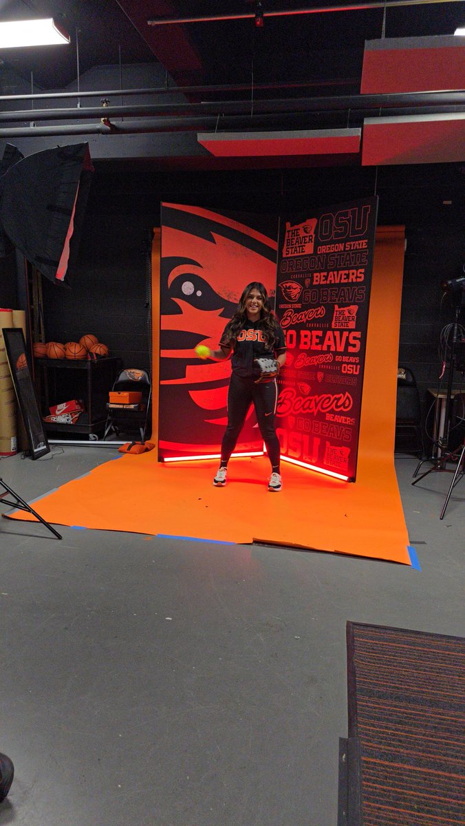 Its a great day to be a Beaver 🦫
#GoBeavs <a href="/BeaverSoftball/">Oregon State Softball</a> 😤