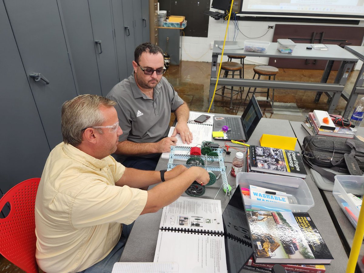 KubikColin's tweet photo. @NorthAmericanEDA Thank You for supporting my PD in AEMT CASE Curriculum. Many activities that I can share with students to help them in their learning. This will make class more interesting and hands-on! 
@case4learning #TeachCASE 
#ExperienceCASE #CASEcurriculum #CASE4Learning https://t.co/Q8kYrZoEct