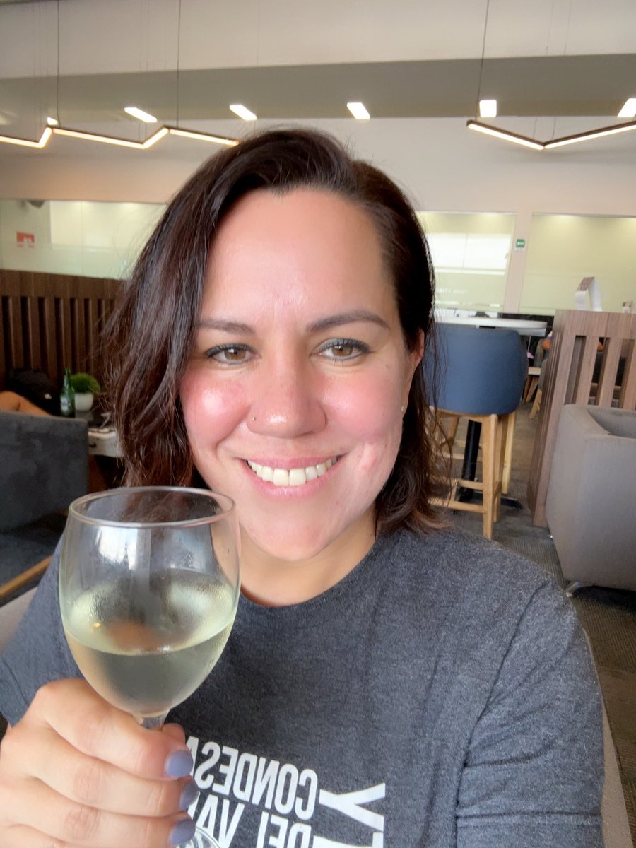 brenbeaven's tweet image. Let’s fly away!! ✈️ 🌎 🙂 💕 #vacaciones #newdestination #letsgo