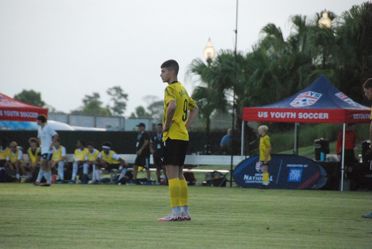 Cooper3498's tweet photo. First game Win at Nationals! 2 more to go!
BVB  1-0  Team Boca https://t.co/VrsY93kweu