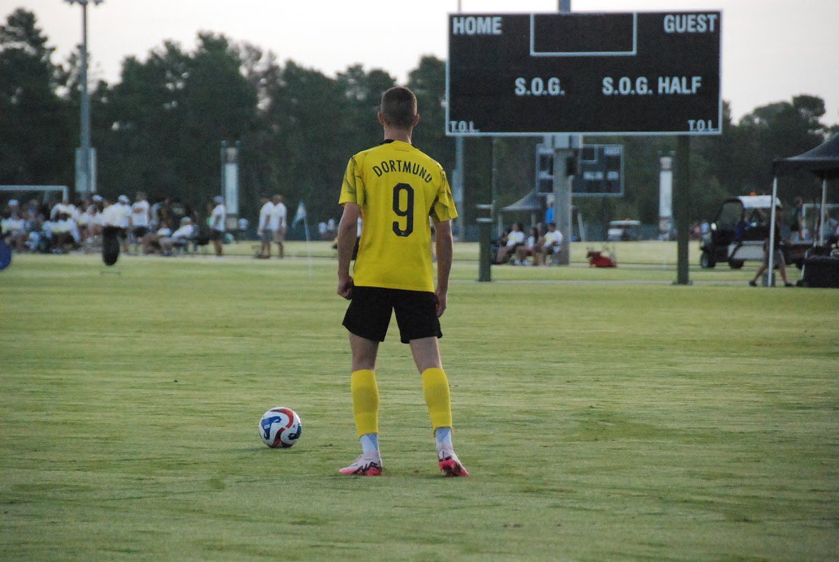 Cooper3498's tweet photo. First game Win at Nationals! 2 more to go!
BVB  1-0  Team Boca https://t.co/VrsY93kweu