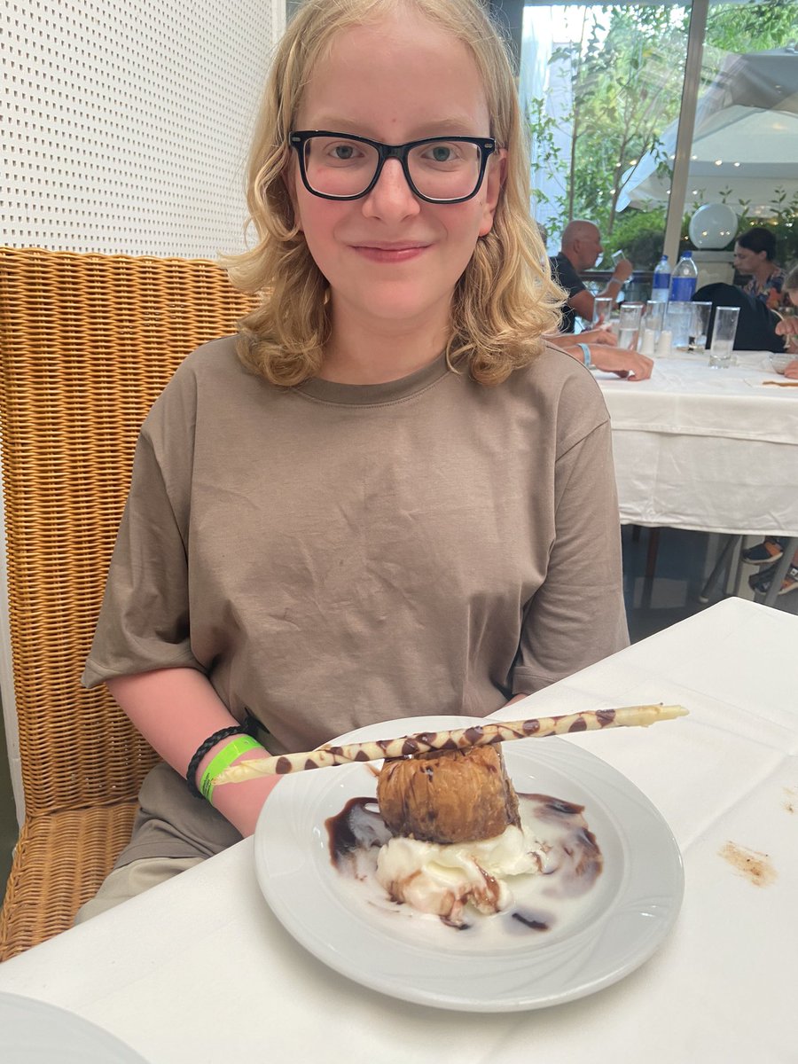 SarahBann81's tweet photo. Our 4th night in Greece, he says he wanted to plate dessert like @GaryUsher_ https://t.co/cKVsnKffiC