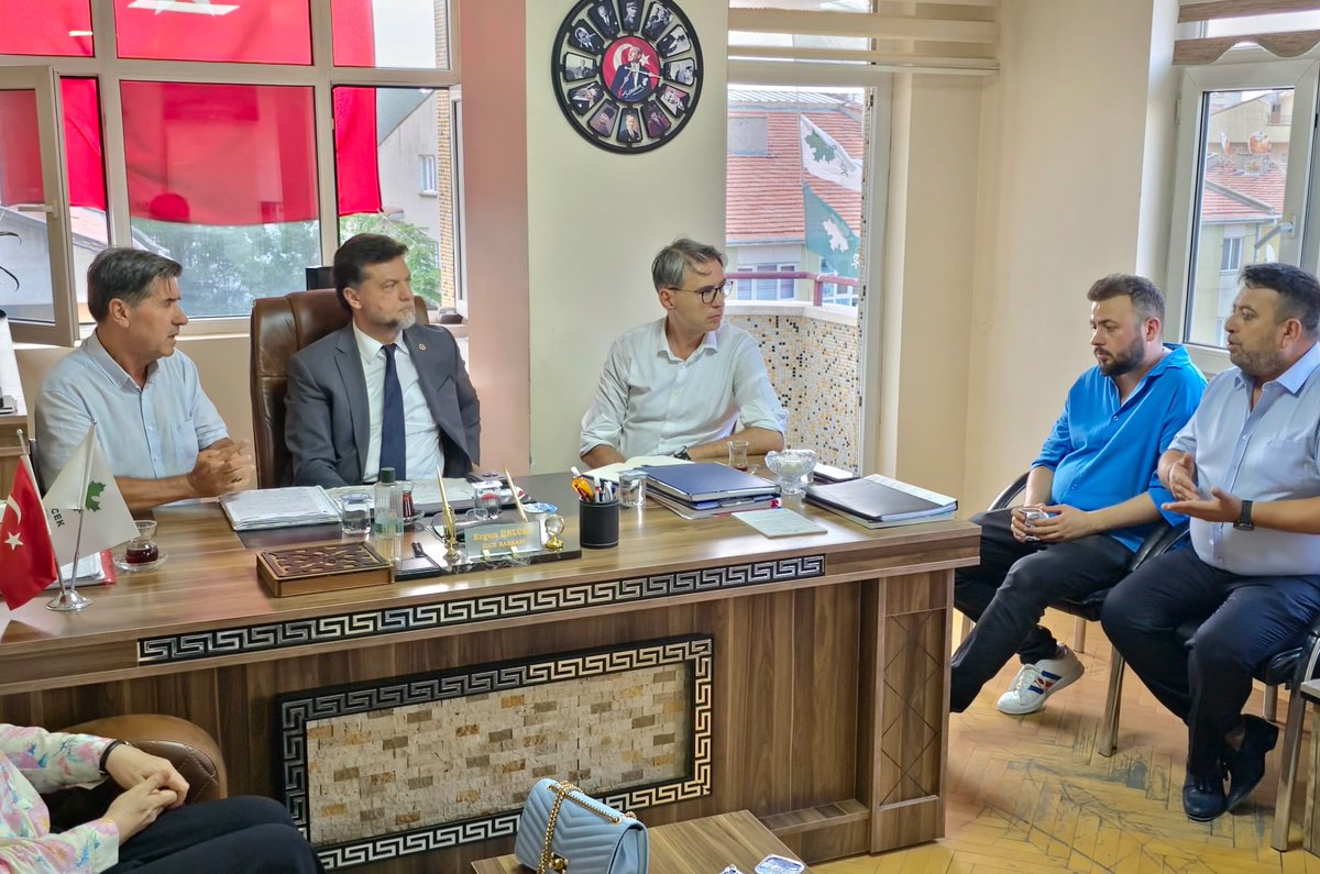 mnedimyamali's tweet photo. İl Başkanımız Sn.Alper ALKAN ile Etimesgut İlçe Başkanlığımızı ziyaret ettik. İlçe başkanımız Sn. Ergun ÜNLÜEL ve İlçe Başkanlık kurulu üyelerimizle  toplantımızı gerçekleştirdik. Başarılı çalışmalarından dolayı İlçe teşkilatımıza teşekkür ediyoruz. https://t.co/9BEO1zhPnr