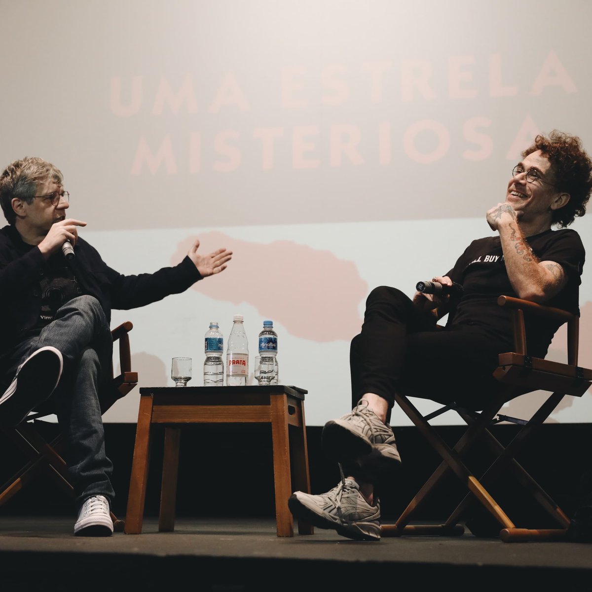 Hoje apresentei em uma coletiva o meu novo projeto Uma Estrela Misteriosa, ao lado do querido <a href="/marcuspreto/">marcuspreto</a> . Espero que embarquem comigo nessa jornada!

nandoreis.com.br/umaestrelamist…

Fotos Livia Rodrigues