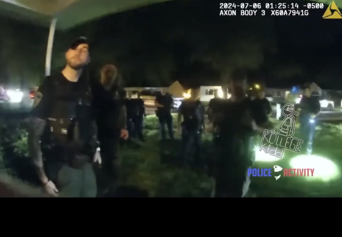 Krucial_10's tweet image. You know you messed up when all your co-workers looking at you and not saying a word