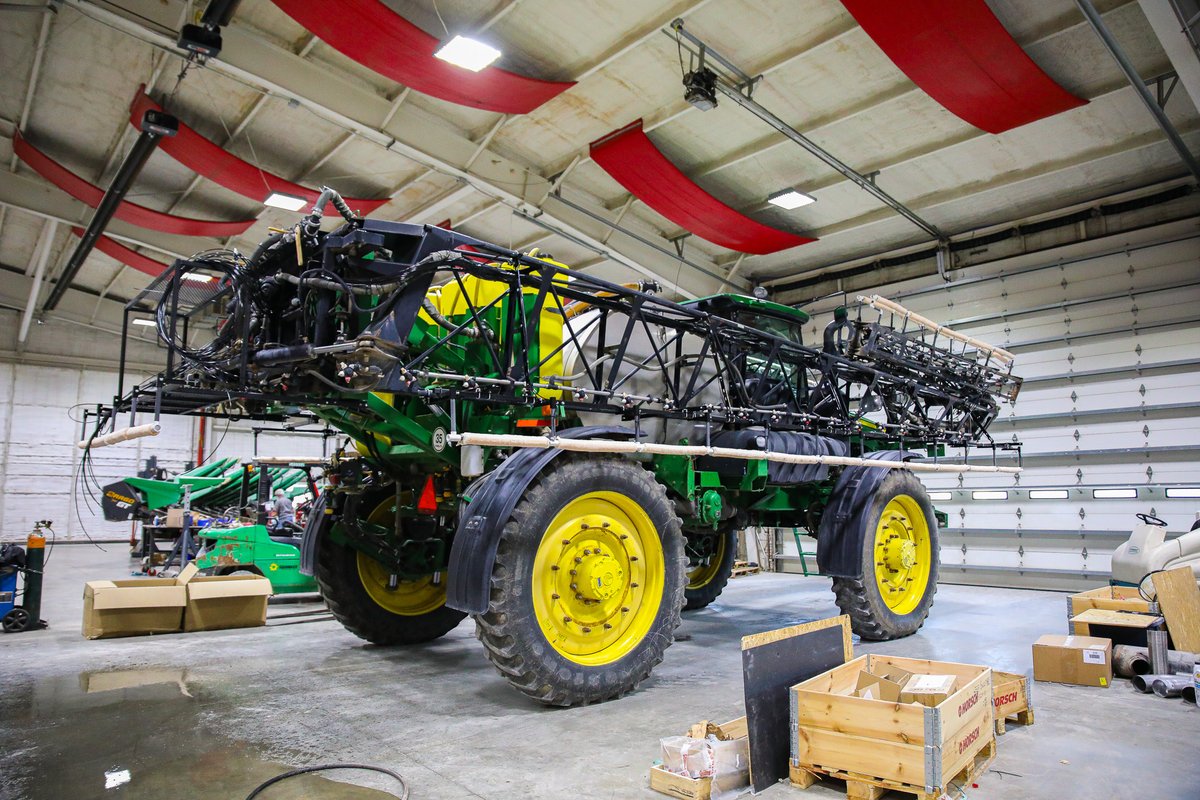 DragoIndiana's tweet photo. Getting our weed wiper installed to clean up some giant rags on a few non-GMO fields! #nongmo #weedwiper https://t.co/CjmxBA7XUP