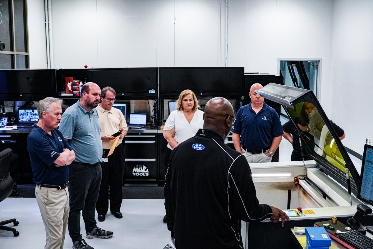 SYSPROAmericas's tweet image. This week, our all-star implementation team put the pedal to the metal w/ their first visit to the impressive @RFKRacing campus! Just like #RFK pushes the boundaries of performance, #SYSPROerp ensures peak efficiency across RFK&apos;s entire #manufacturing operation.

#RFKtekAlliance