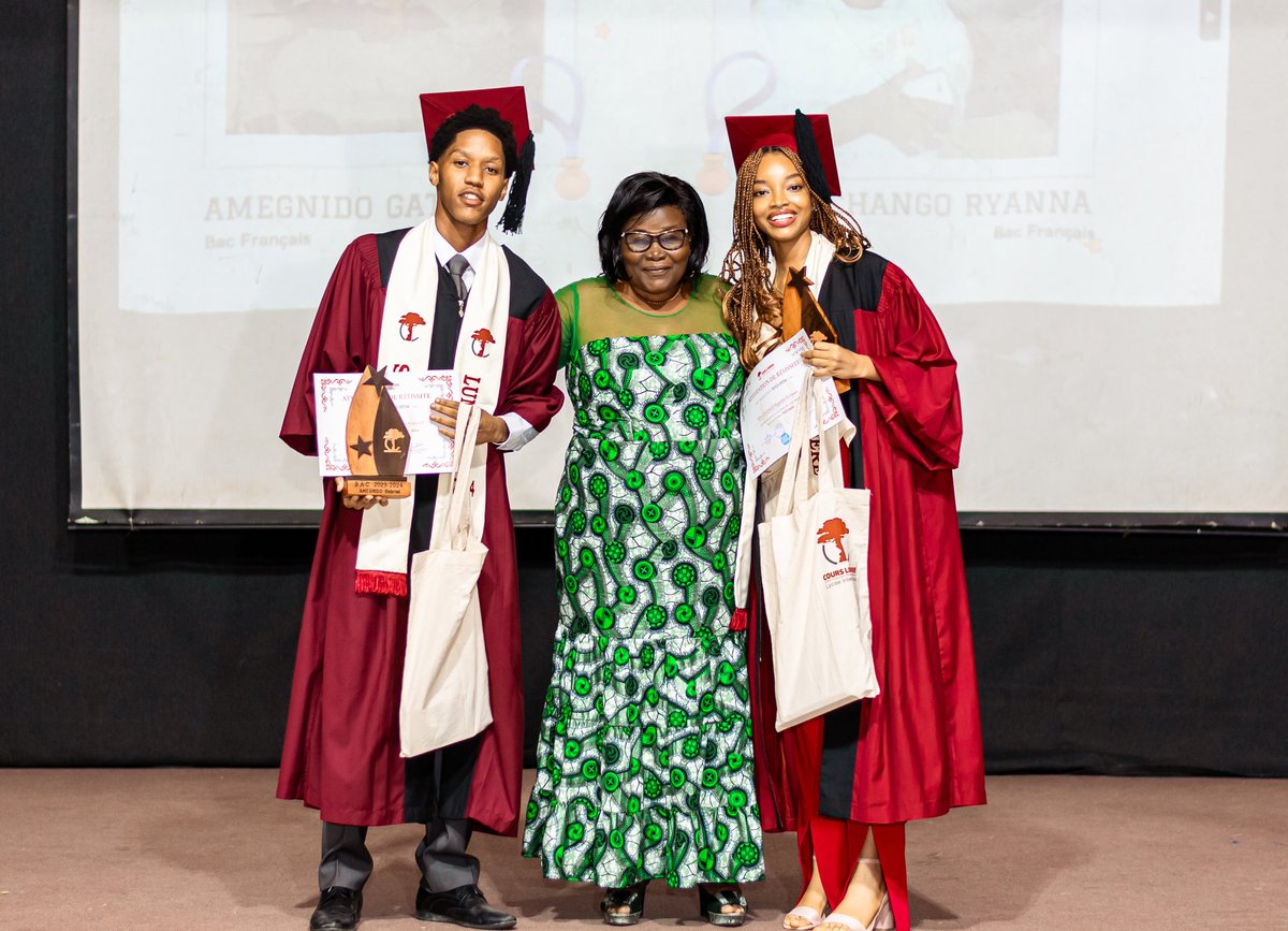 CoursLumiere's tweet image. (...) les bacheliers des programmes français (@aefeinfo) et du @iborganization ont été honorés. Cette cérémonie a mis en exergue l’excellent taux de réussite des élèves cette année, fruit du travail incessant de toute la communauté éducative du #LICL.

(...)