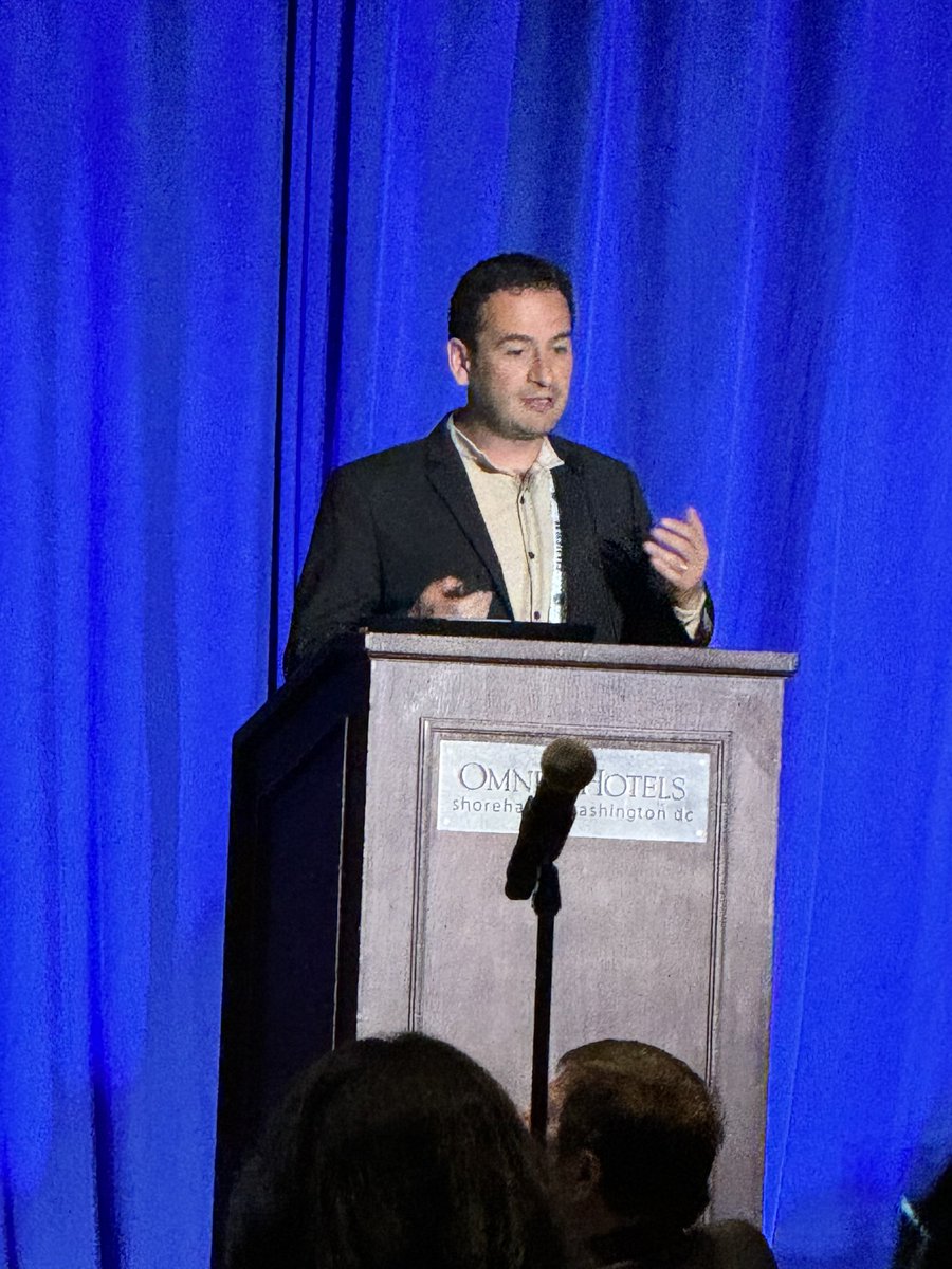 Luis Z. Blanco Jr., MD (he/him) 🔬🌈♥️ tweet media