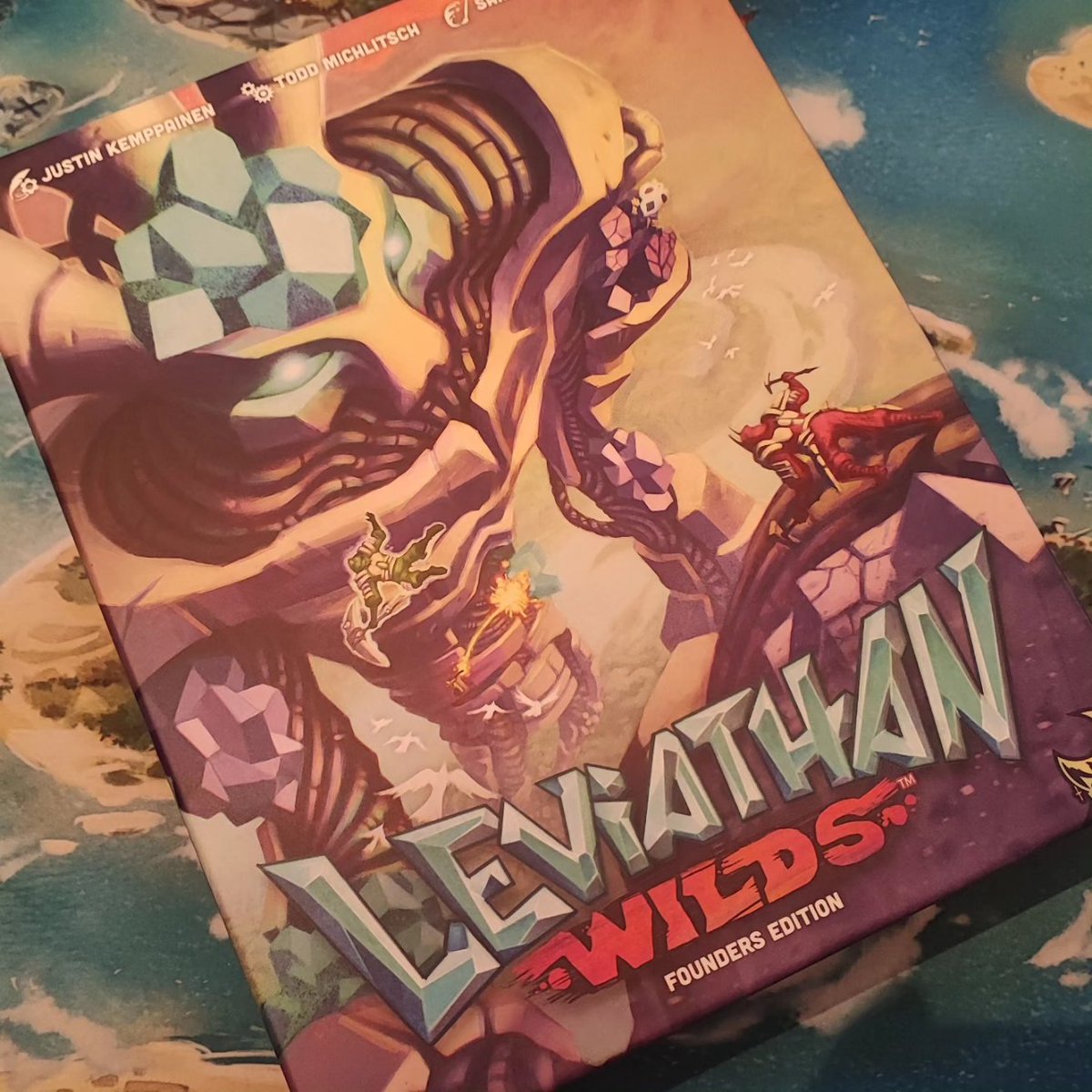 Perichip's tweet photo. No quería dejar pasar mucho tiempo para probar Leviathan Wilds. La verdad es que ha estado chula la partida aunque mis escaladores se han quedado a un cristal de ganar. Ya os contaré cuando juegue alguna partida más como evoluciona.

#LeviathanWilds #boardgames #juegosdemesa https://t.co/uj17joqrqS