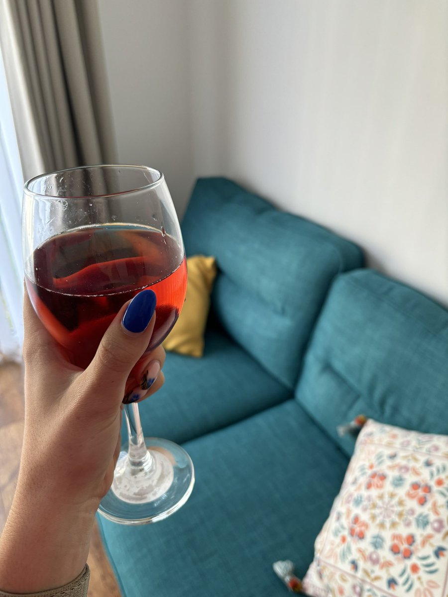 _natalielc's tweet photo. Cheers to…

✅ Submitting a PhD application 
✅ Submitting a 2.5 year Health Psychology Portfolio 
🏠 Buying a house while multitasking the above 
💕 Everyone who has supported me and stopped me from tipping over the edge 

12 days till Spain and some deserved relaxation ☀️ https://t.co/xsNsu2psOk