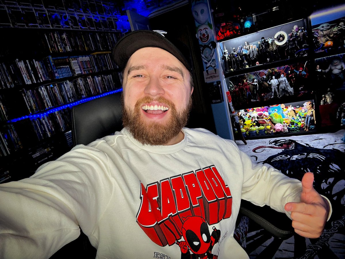ZachhPope's tweet photo. Day before #SDCC2024 Recording a ton of #marvelcinematicuniverse &amp; #deadpoolandwolverine videos for the channel before I head out! Editing, recording back to back 🫡 #LFG #letsfgo #Deadpool #Wolverine https://t.co/tgJa6tM5o9