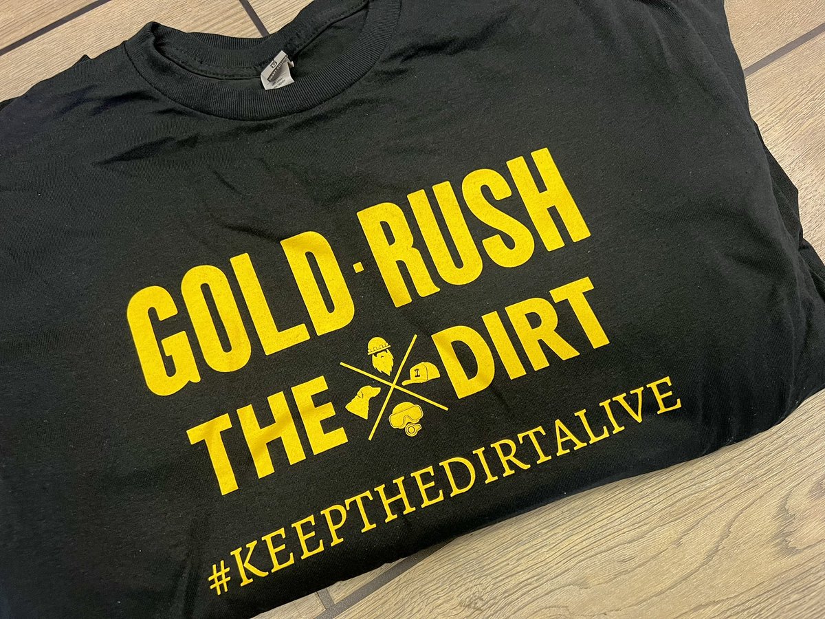 thedirtGR's tweet photo. 2024 Giveaway!! #16
Let’s get THE DIRT back on our TV’s . Get our voice heard!!
Follow this page and RETWEET this tweet for a chance to WIN this T Shirt, open worldwide,
few different sizes available 
Good luck, No Larges left #KEEPTHEDIRTALIVE @Discovery @Gold_Rush #GoldRush #Retweet  @ChristoDoyle thanks to everyone for the support!!!