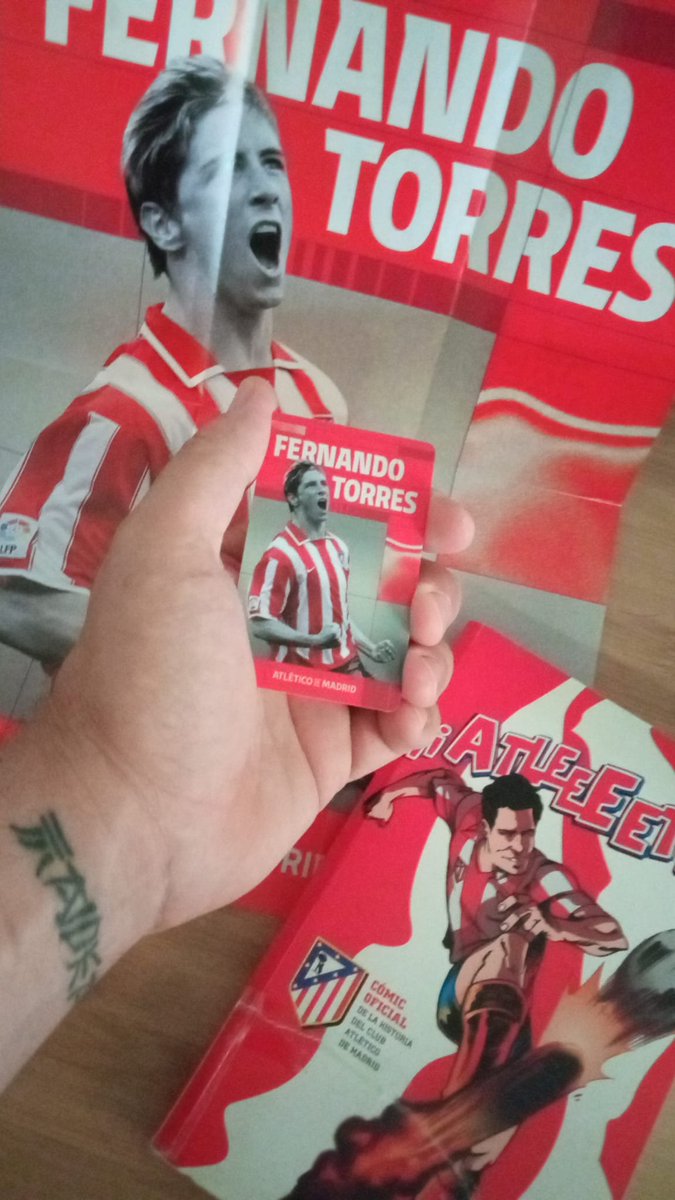 jorgecaprile's tweet photo. Ya tengo el carnet de socio del Atleti con la imagen de @Torres . Elio tiene 2 años. Me cuesta imaginarme que los jugadores a los que él idolatre aún no son ni profesionales. Puede que no hayan ni nacido. 
Cada uno tenemos nuestras leyendas 
#Futre #Torres #Simeone #Pantic #Koke https://t.co/G9A07fzMas