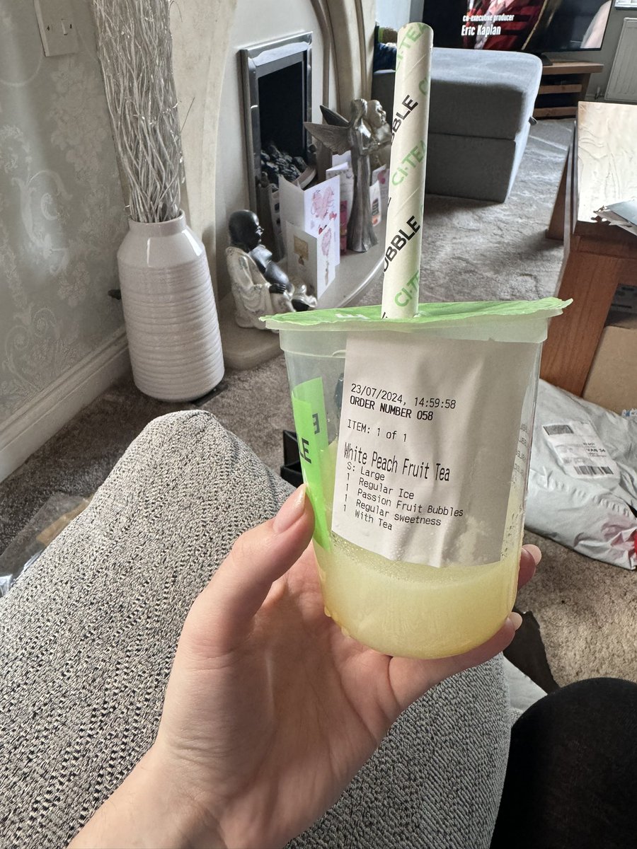 DanniJoy92's tweet photo. @BubbleCiTea have you made your cups smaller or was I given the wrong size? 😬 https://t.co/HFIJNFFNhb