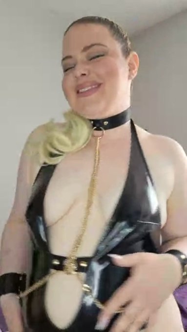 Milly Monday is live now! https://t.co/zuvsPhGT8y https://t.co/zwTZwFHqUc