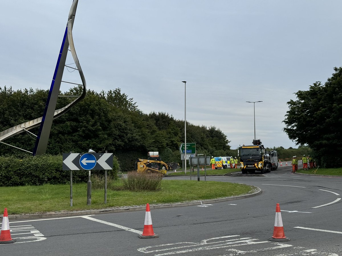 It’s absolutely blown my mind that they’ve chosen to do roadworks on the main road into Bristol Airport during the first week of the school summer holidays. Who’s making these sort of dumb decisions? 🤯 Huge tailbacks!
