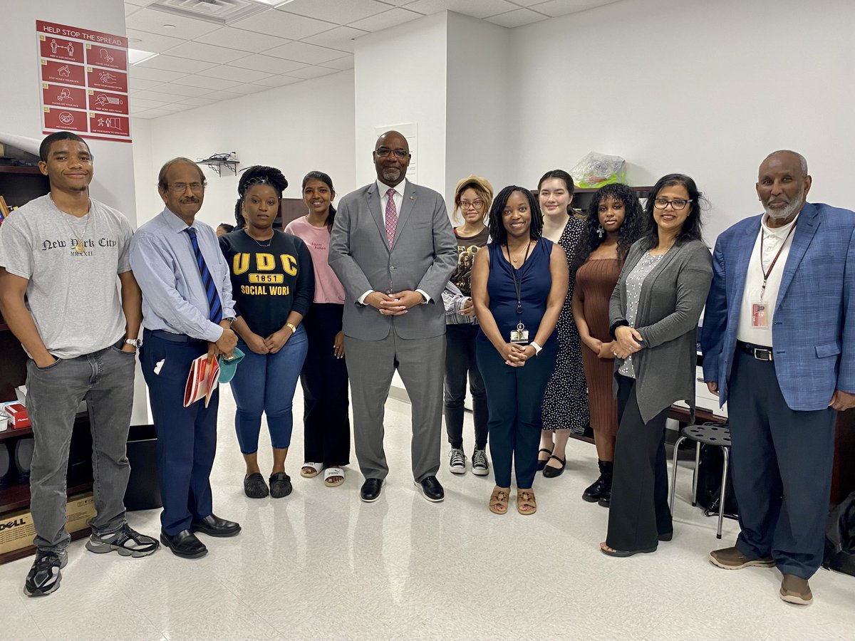 I recently met with multiple summer programs hosted by our School of Engineering and Applied Sciences. Thank you to Dean Devdas Shetty for the tour and to all the program participants for sharing their goals and choosing UDC to elevate their future careers. 

#UDC1851 #HBCU