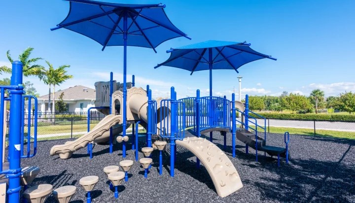 ProPlaygrounds's tweet image. This recently installed commercial playground equipment offers children a range of engaging activities and encourages active play. Accompanied by rubber mulch for added safety and ample shade, the playground ensures a comfortable environment, ideal for extended play!