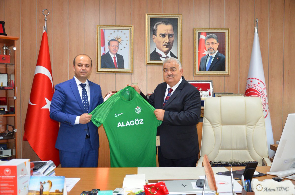 Iğdır İl Tarım ve Orman Müdürü Ahmet TİNGİŞ ile bir araya gelip Iğdır İlinde yapılan çalışmalar hakkında istişarelerde bulunduk. Nazik ziyaretlerinden dolayı kendisine teşekkür ediyor görevinde başarılar diliyorum.
<a href="/igdirTarimorman/">IĞDIR İL TARIM VE ORMAN MÜDÜRLÜĞÜ</a>