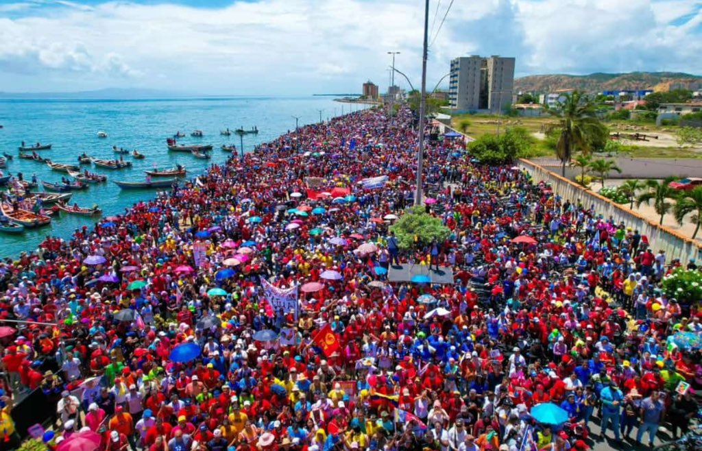 Cumaná 
Estado Sucre 🚩

¡Extraordinaria! 
Así estuvo la movilización de las fuerzas de la Revolución en apoyo al presidente y candidato de la paz, <a href="/NicolasMaduro/">Nicolás Maduro</a> 

<a href="/PartidoPSUV/">PSUV</a> 

#AfirmativosYPaLante