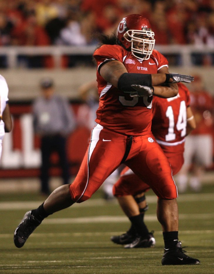 Tupu_Aaitui55's tweet photo. 1st things 1st I want to give all credit to God. I want to give a big shoutout to my family 4 always believing and supporting me. I am proud to announce that I have received my first D1 offer from the University of Utah. Thanks for the help from my coaches &amp; teammates. Go Utes. https://t.co/0j4qggjcZm