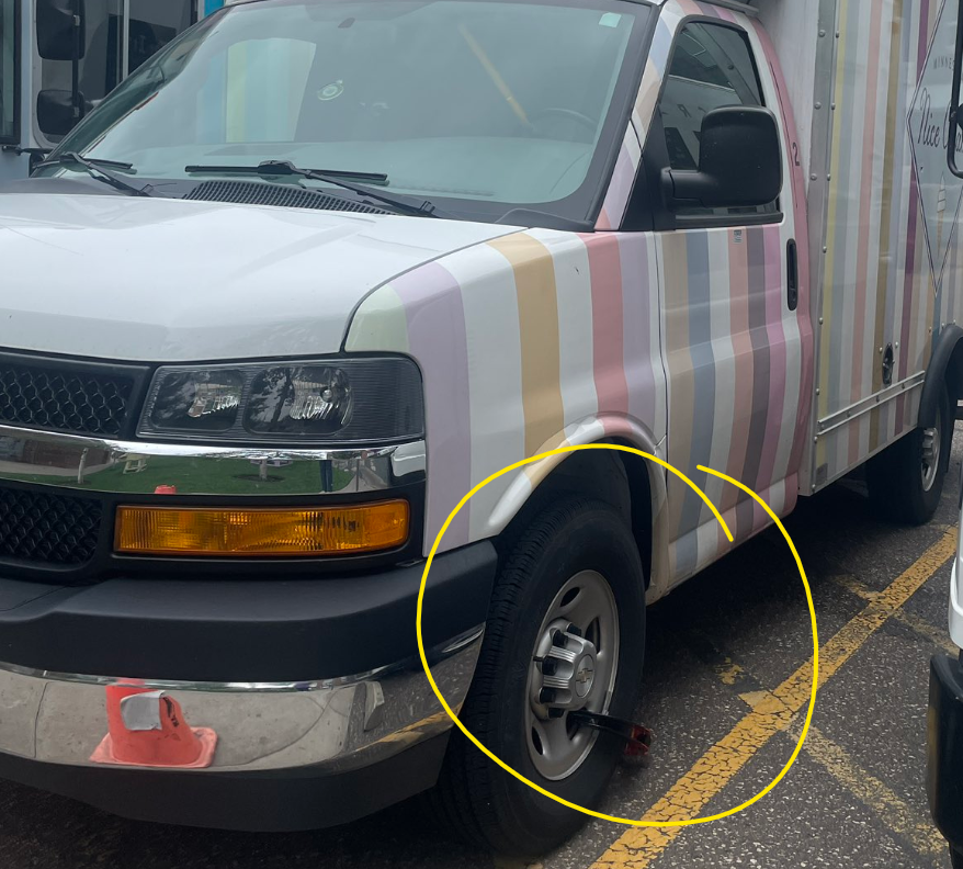 CrimeWatchMpls's tweet photo. Submitted from safe and vibrant NE Minneapolis.
An ice cream company on Broadway St NE is booting their own trucks to prevent theft.
#NEMPLS https://t.co/VwUg1S5C40