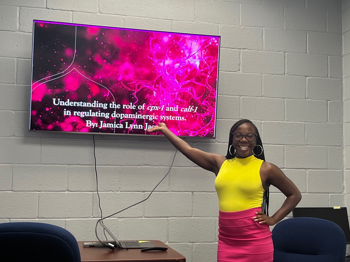 FVBridge's tweet photo. 🎉 Huge congratulations to Jamica Jacobs, Kamara Culbreath, Kaylah McGowen, and Shaniyah Jarrett on successfully defending their master's theses at Fisk University last week! Your hard work and dedication have paid off. We are so proud of you all! 🌟 #Fisk #Masters #Bridgeprogram https://t.co/a3DNXKHjmC