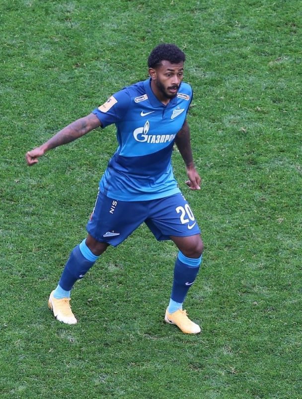 Evren Göz: “Wendel konusunda Galatasaray'ın pazarlıkları devam ediyor ama Wendel haricinde de Galatasaray'ın görüştüğü isimler var. Adı çıkmamış isimler de var 8 numara konusunda.

Bu pozisyona ayırdığı rakam minimum 20 milyon Euro.” (Play Spor)