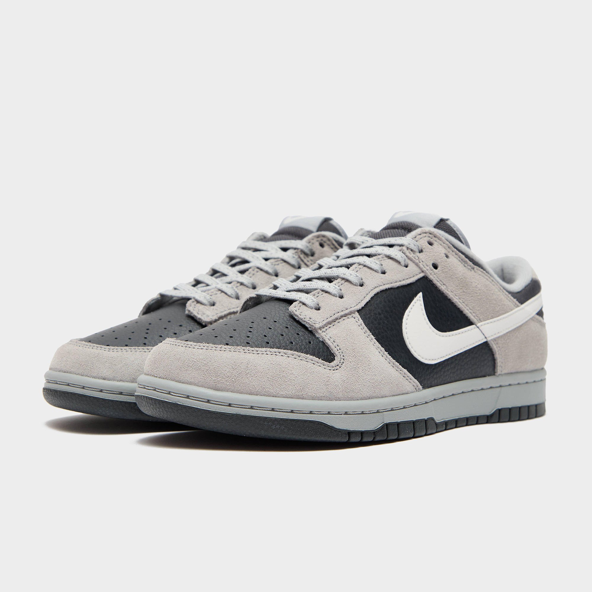 House of Heat on X The Nike Dunk Low Appears In Oreo Hues DETAILS https t 2z8joT3e7T https t wp6v9VGZxq X