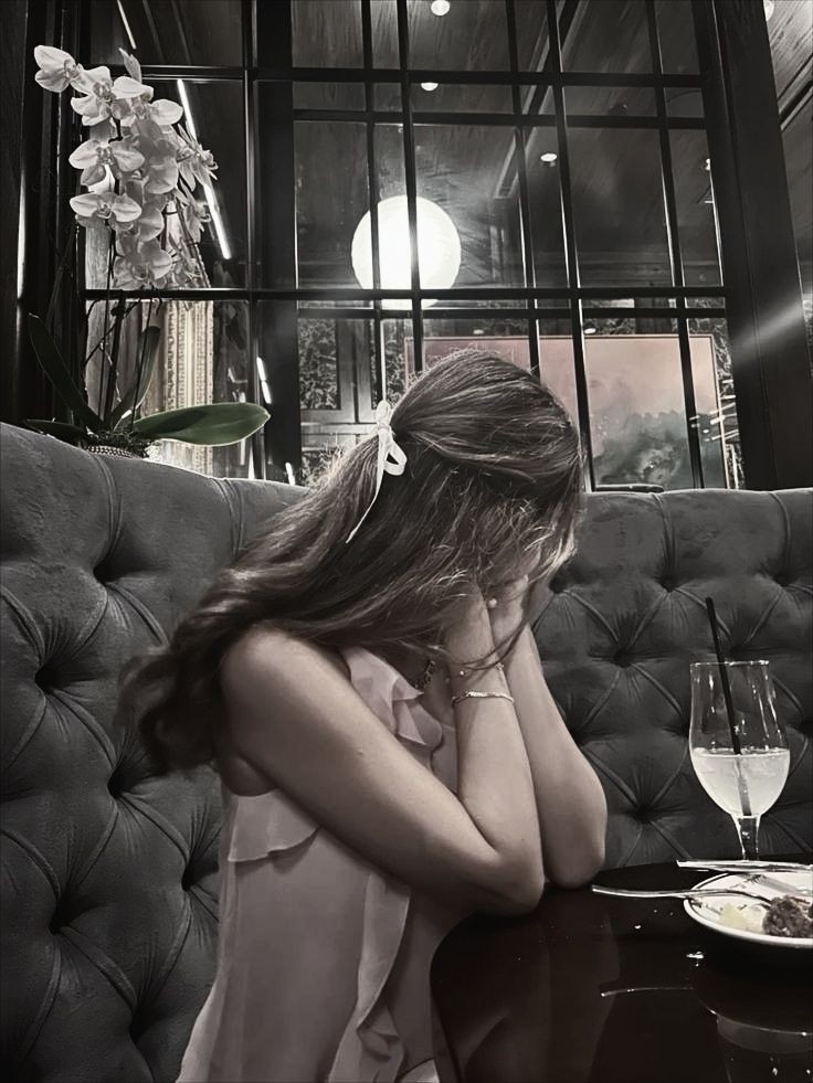 «No debí olvidar quien era. Su verdadero yo siempre regresaba»

Bella Foster. Cautivos 🥀