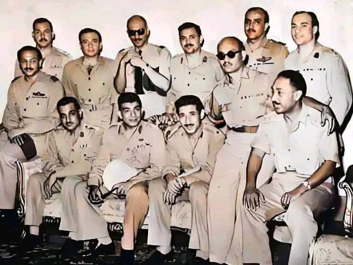 nesrinnaem144's tweet photo. الضباط الأحرار اللي مش عاجبينك دول. لولاهم كان زمانك زي ألمانيا ولا اليابان😂 https://t.co/6aYzoqnibX