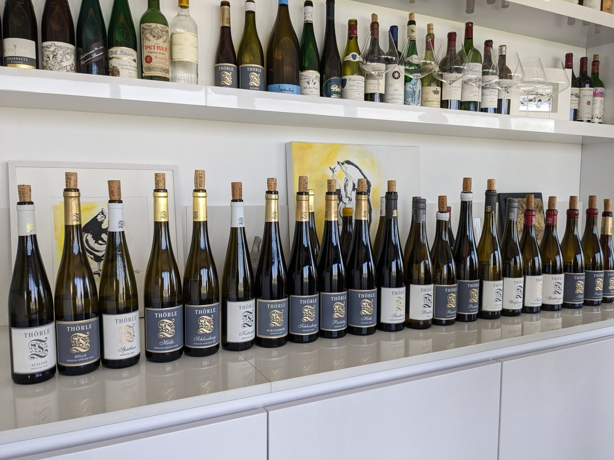The Thorle experience. Sensational dry Riesling and top-class Spätburgunder from three single-vineyards in Saulheim (Rheinhessen): Schlossberg, Probstey, and Hölle. Psst, Silvaner and Chardonnay are outstanding here too!