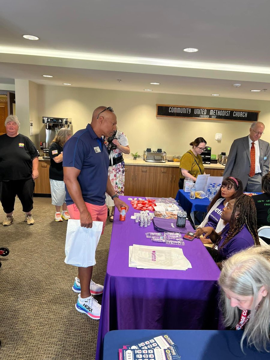 bennynaperville's tweet photo. The health and well-being of every resident in our community matters. It's important to have access to inclusive resources. Thank you to @NaperPride for organizing the 3rd Annual Community Health &amp; Resource Fair. https://t.co/8tQQMMMYHj