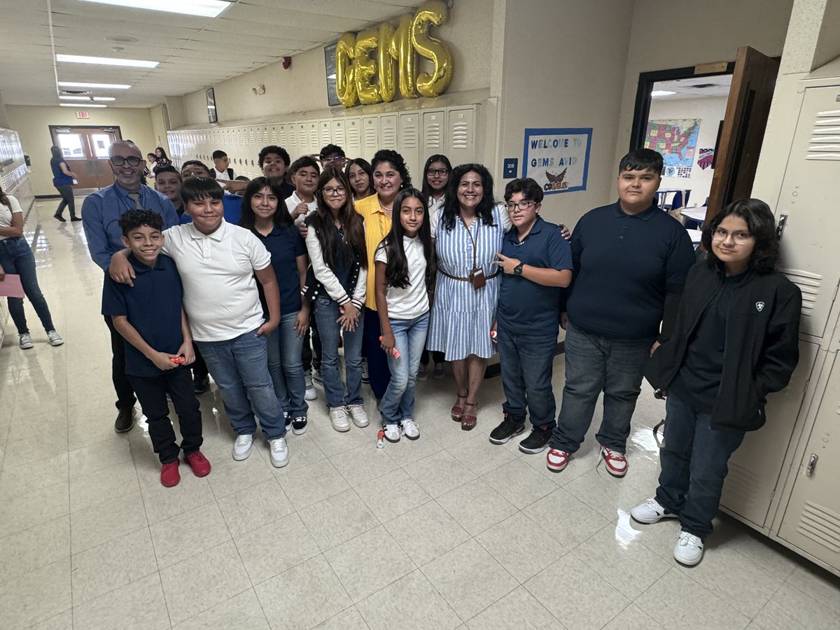 SanElizarioISD's tweet image. Welcome back, GEMS students and teachers! 🌟📚 Let’s start this school year with enthusiasm and a commitment to excellence. Here’s to a fantastic year ahead! #BackToSchool @GEMS_Middle #CommitmentValorYCorazon