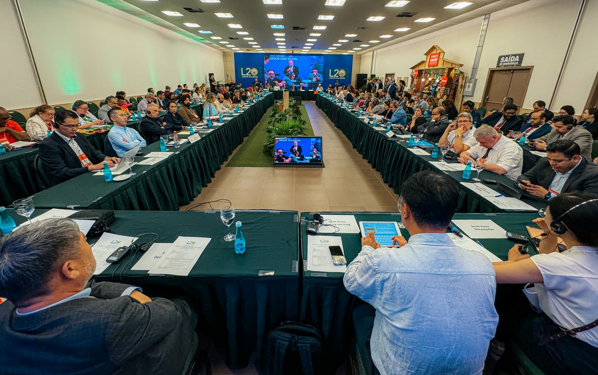 SindiuteFor's tweet photo. 👥 Sindiute participa do Labour 2024 Brasil, que recebe delegações internacionais de sindicalistas para reuniões do Grupo de Engajamento L20 do G20 Social. 

#Sindiute #Labour2024 #L20 #G20 https://t.co/OWNi4Bj96Y