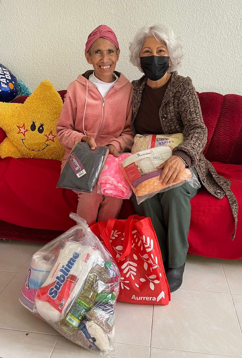 FunNunDejdVol's tweet photo. Gracias a Dios pudimos visitar a Veronica una gran guerrera que lucha contra la batalla del Cáncer. 
#Cancer 
#CancerFighter https://t.co/am6LWqcPNo