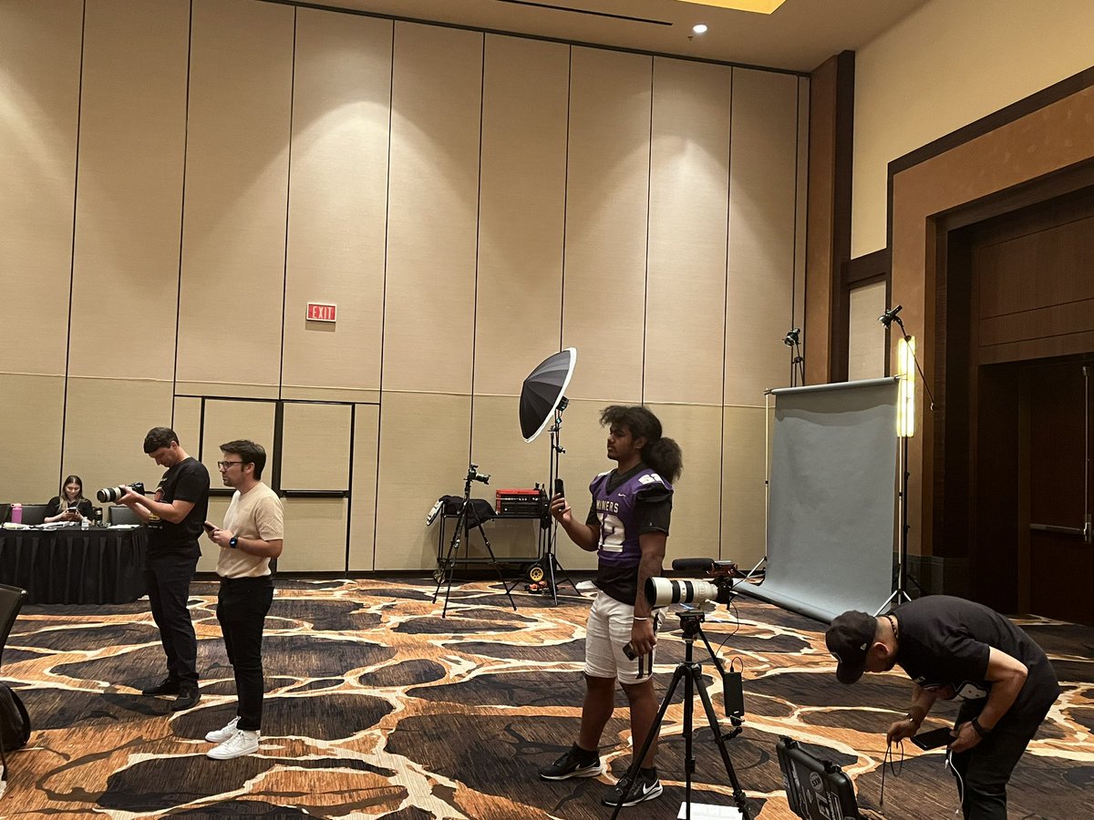 raybrewer21's tweet photo. Proud of our team @lvsunsports for hosting high school football media day for all of the Vegas teams. We’ve done this 15 years running! #sunstandout https://t.co/HlfpQ6QH7Y