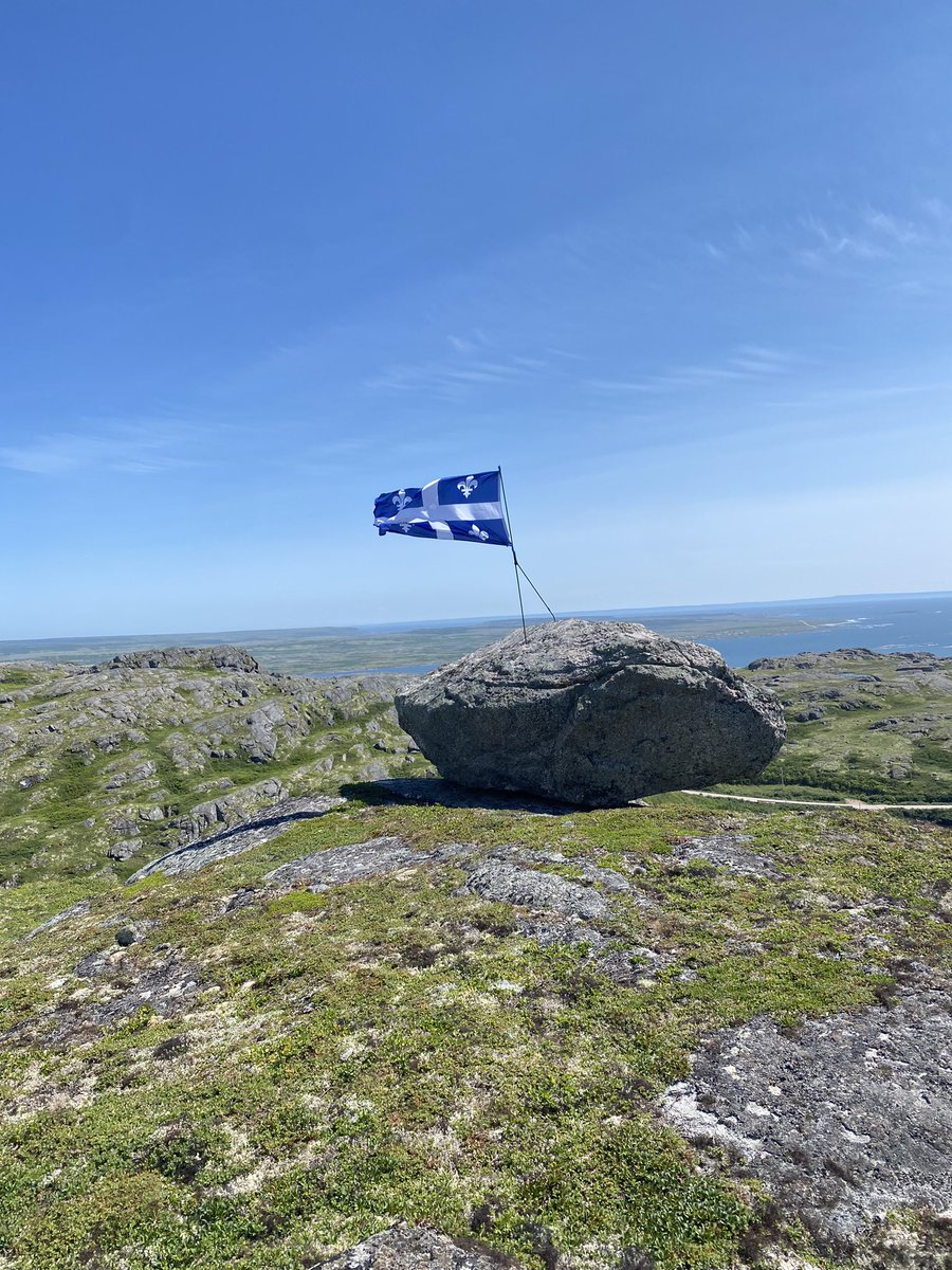shanedumar's tweet image. Replaced the flag  today#lovequebec#lovelabrador#summer