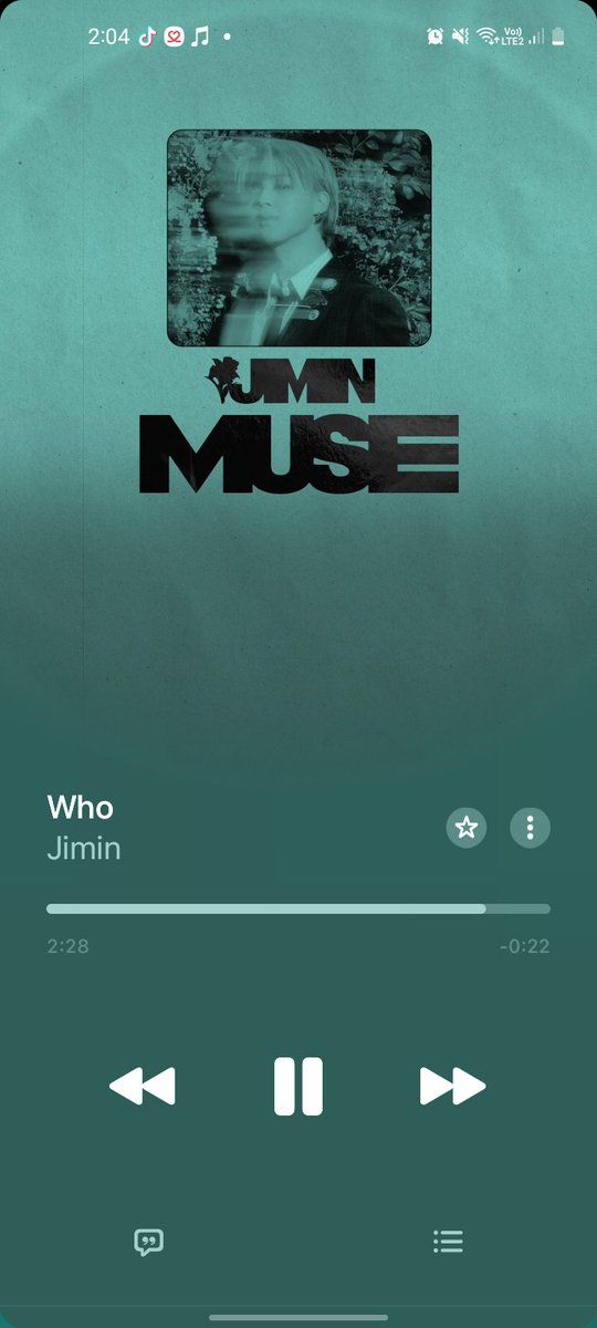 — Por si las dudas, Apple Music no junta las nuevas versiones de WHO como una así que continúen reproduciendo la versión del álbum. 🍎🔥